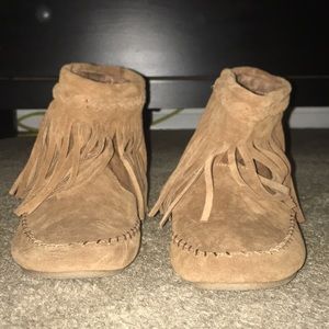 Makalu moccasins
